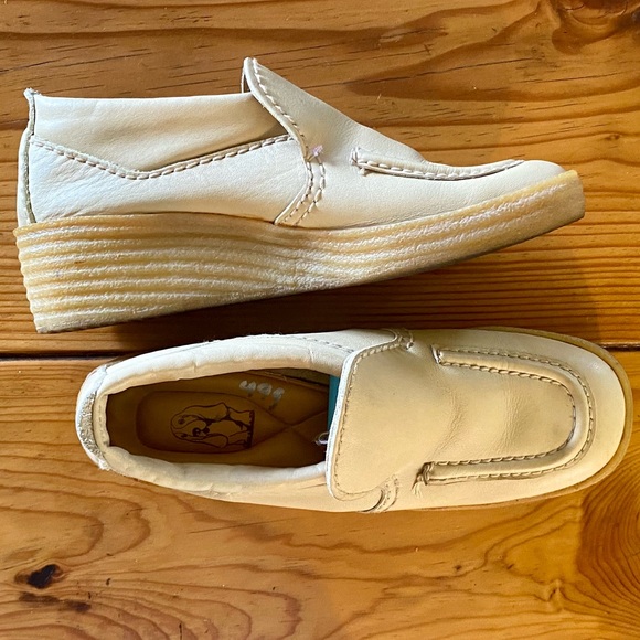 Hush Puppies Shoes - Vtg Hush Puppies Womens Tan Leather Gum Sole Wedge Loafers 8.5 Made In Germany